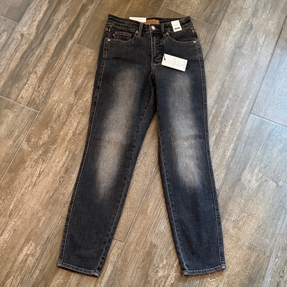 Judy Blue Dark Gray Straight Leg tummy control Jeans 0/24
